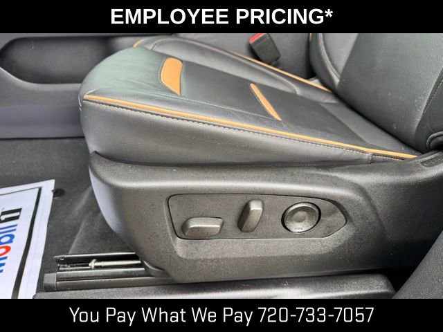 Used 2024 GMC Yukon AT4 w/ Technology Package AWD/4WD image 14