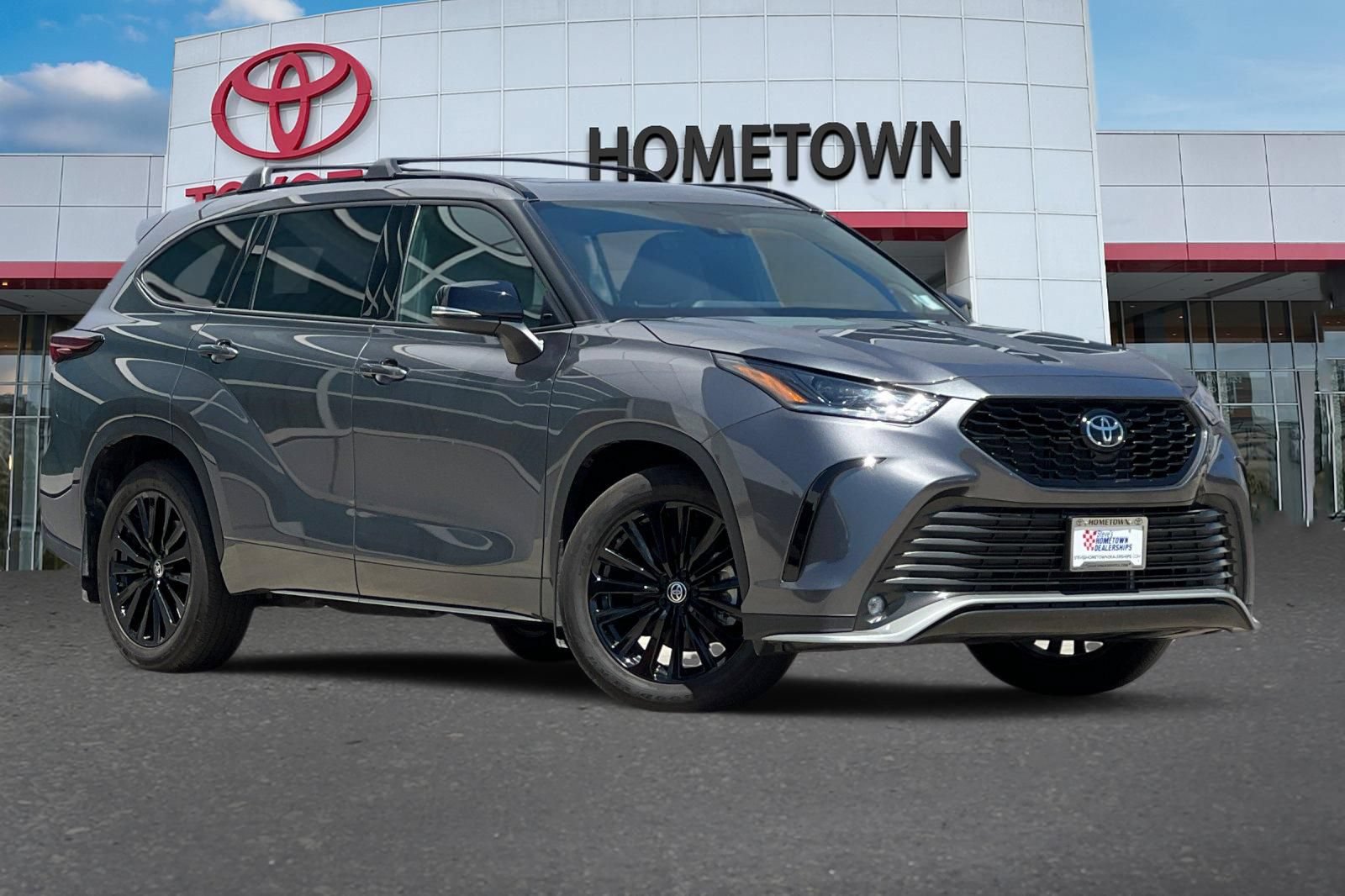 Certified 2025 Toyota Highlander XSE AWD/4WD image 2