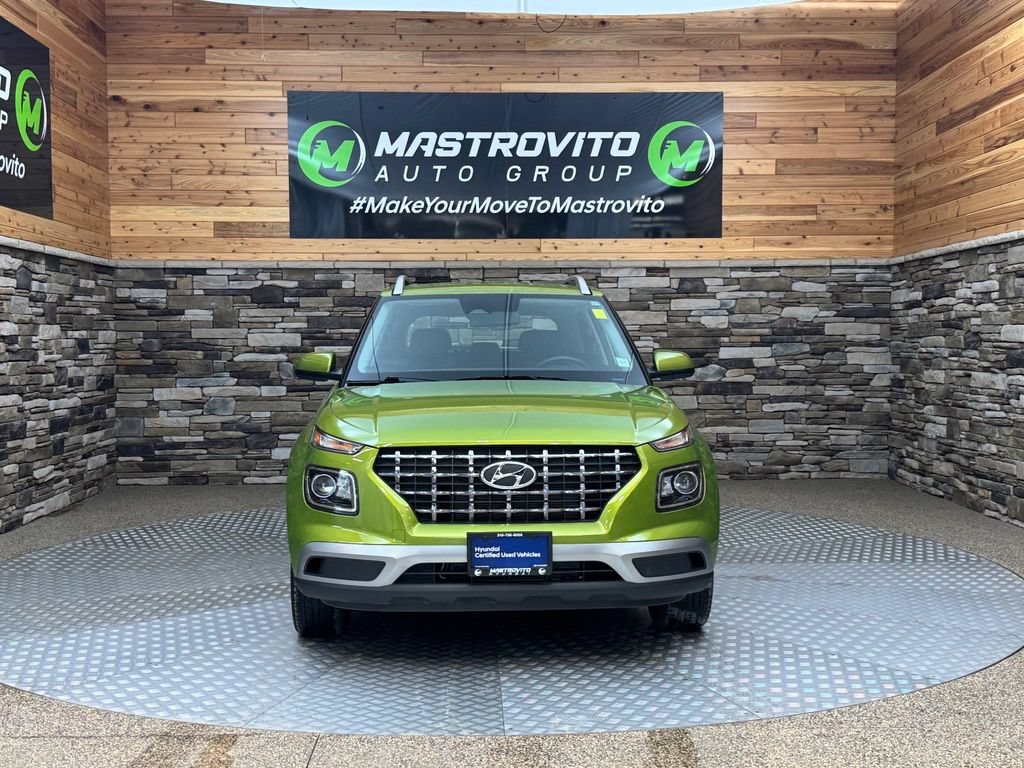 Used 2023 Hyundai Venue SEL FWD image 5