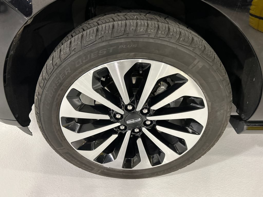 Certified 2023 Lincoln Navigator L Reserve AWD/4WD image 8