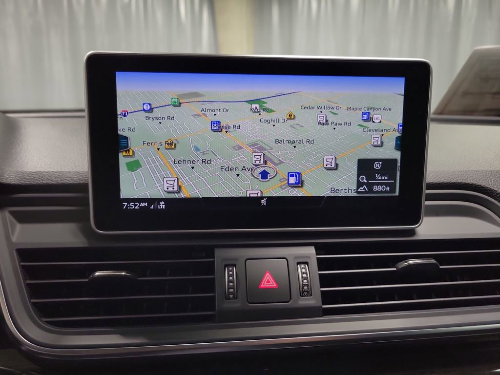 Used 2020 Audi Q5 e Premium Plus w/ Premium Plus Package image 19