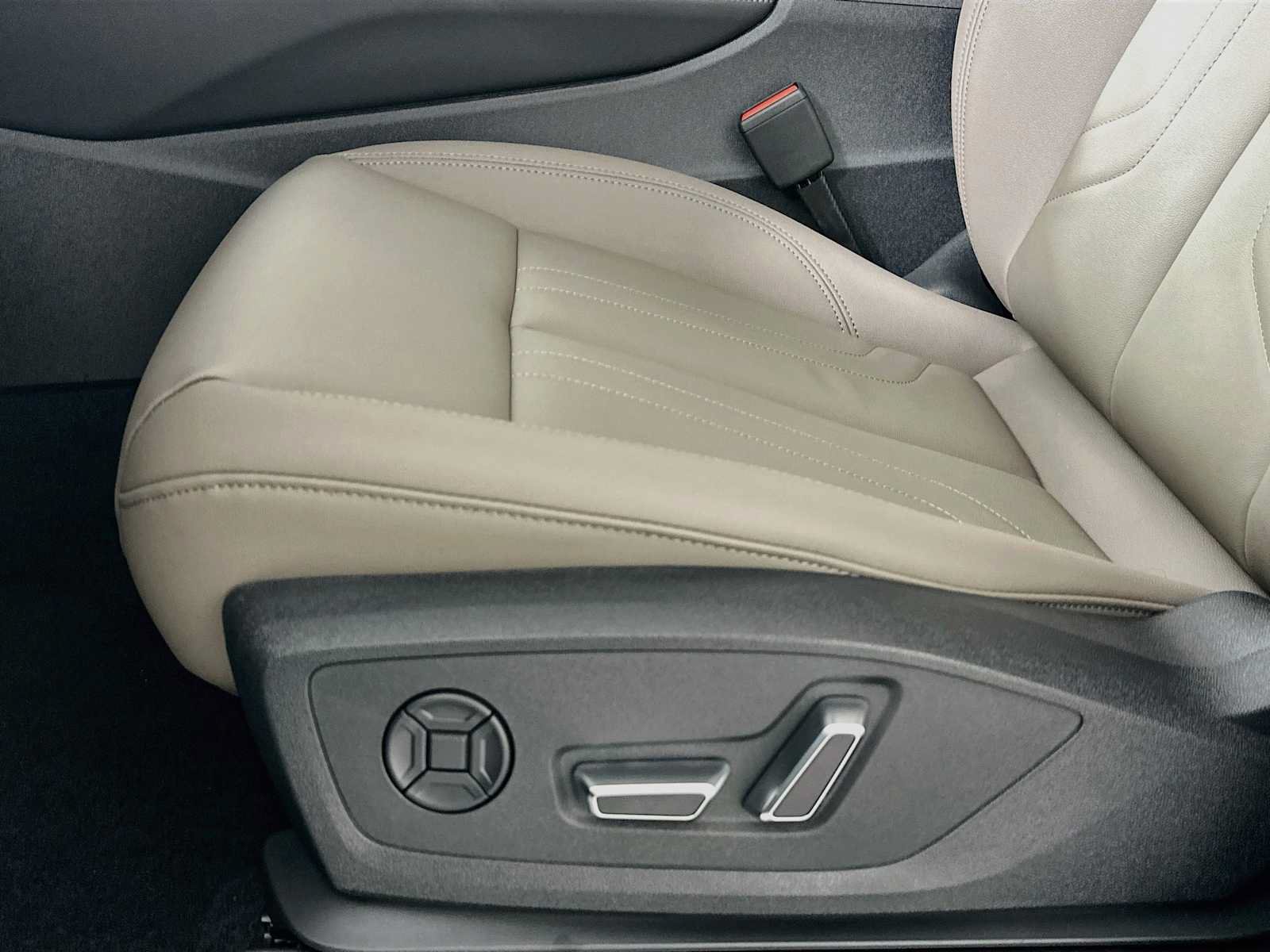 New 2026 Audi Q3 quattro 2.0T AWD/4WD image 18