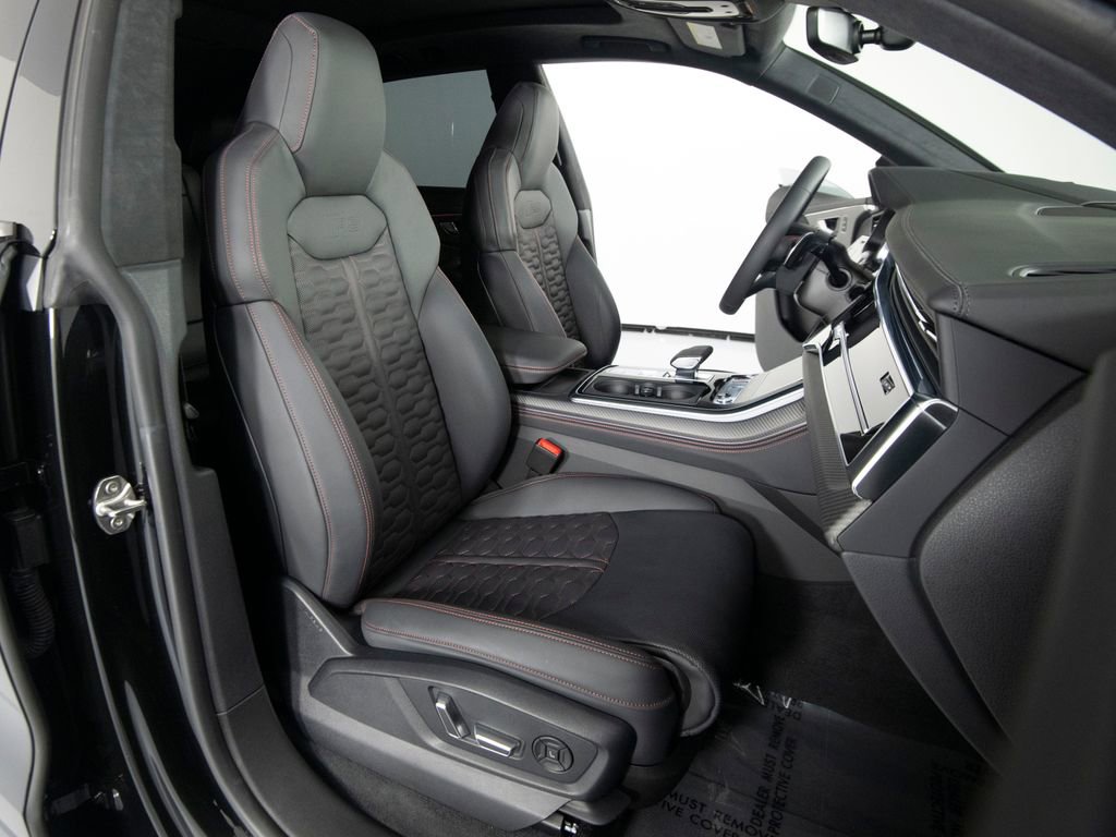 Used 2025 Audi RS Q8 performance image 31