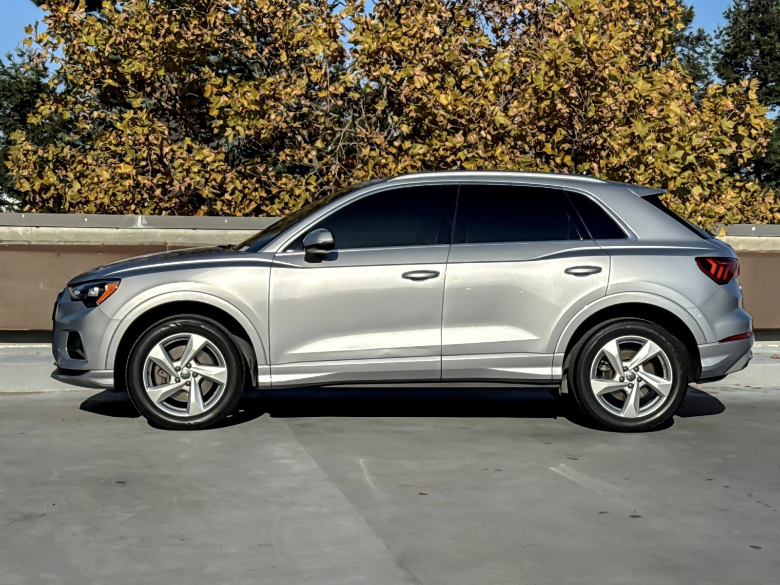 Used 2020 Audi Q3 2.0T Premium image 2