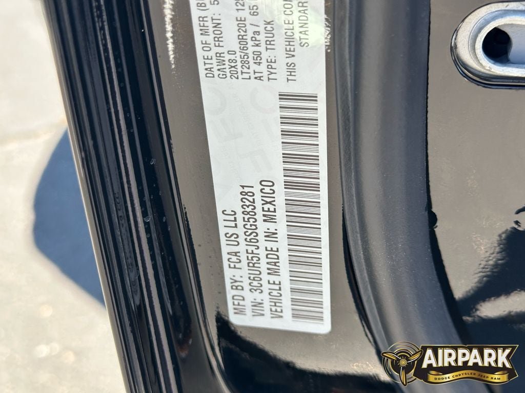 New 2025 RAM 2500 Laramie w/ Night Edition AWD/4WD image 21