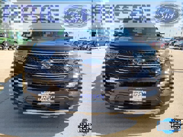 Used 2022 Ford Explorer XLT w/ Equipment Group 202A image 2