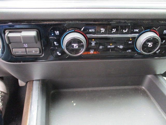 Used 2024 Chevrolet Silverado 3500 High Country w/ High Country Premium Package AWD/4WD image 18