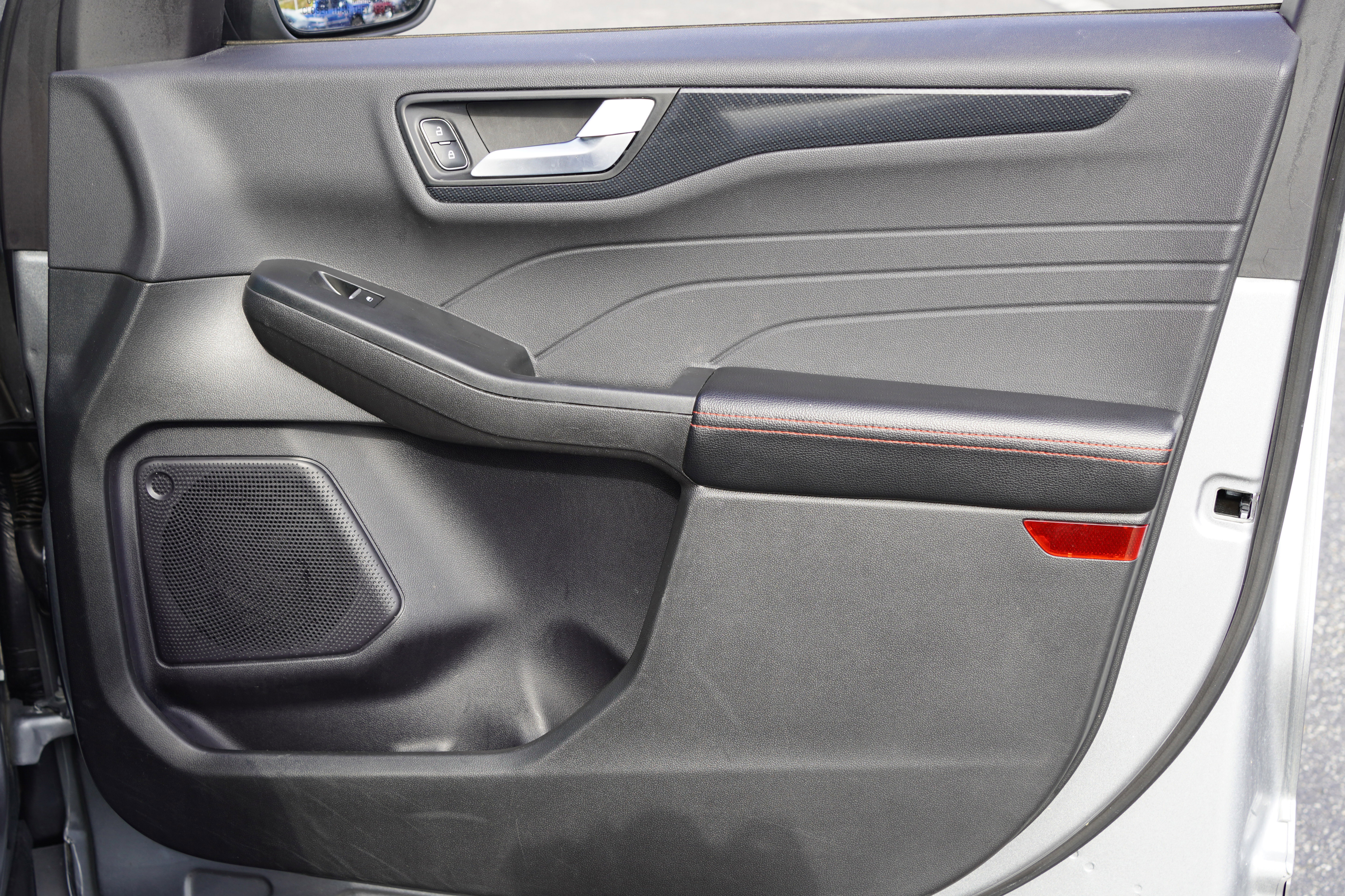 Used 2024 Ford Escape ST-Line image 26