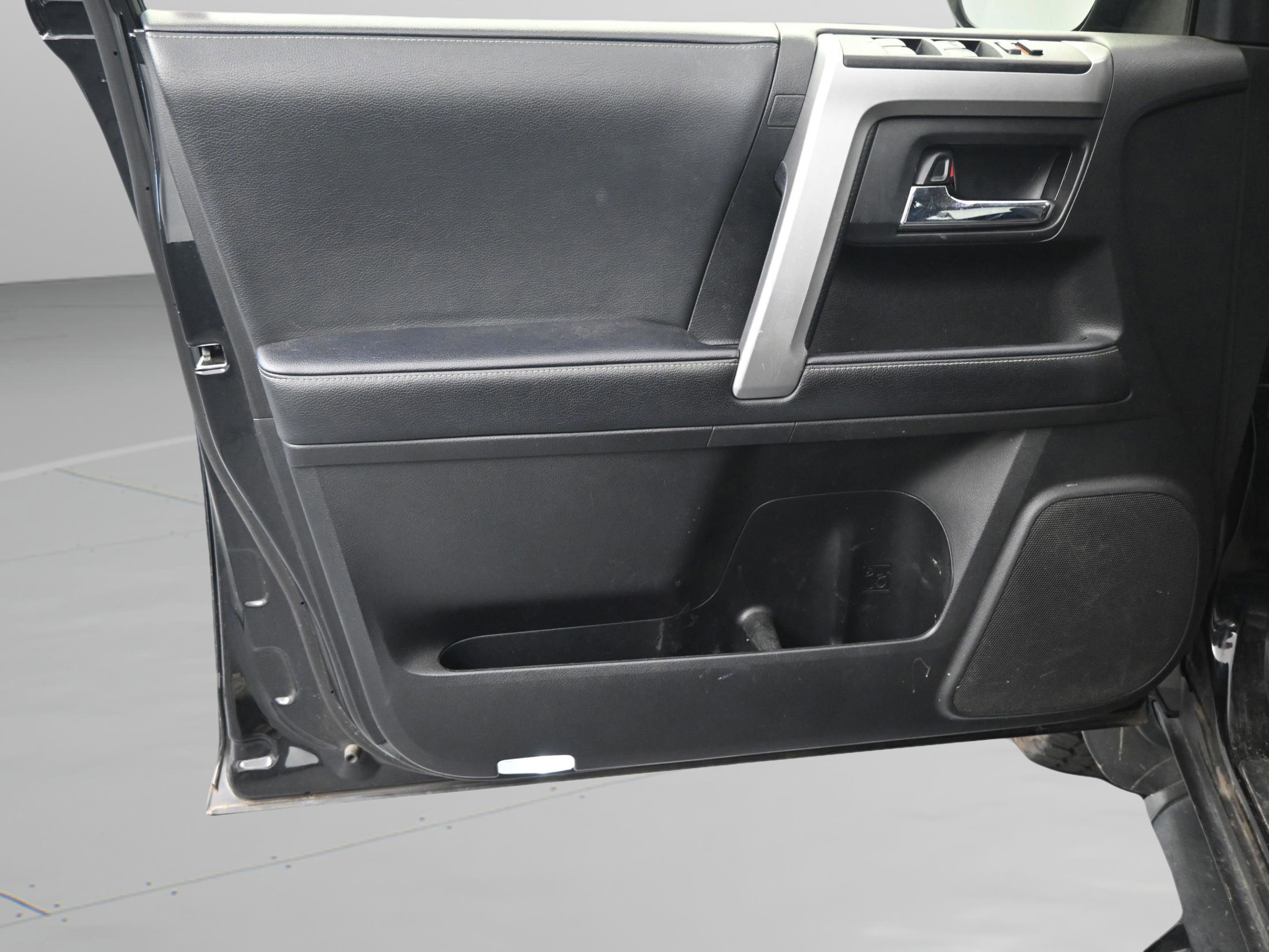 Used 2022 Toyota 4Runner SR5 Premium w/ Moonroof Package image 32