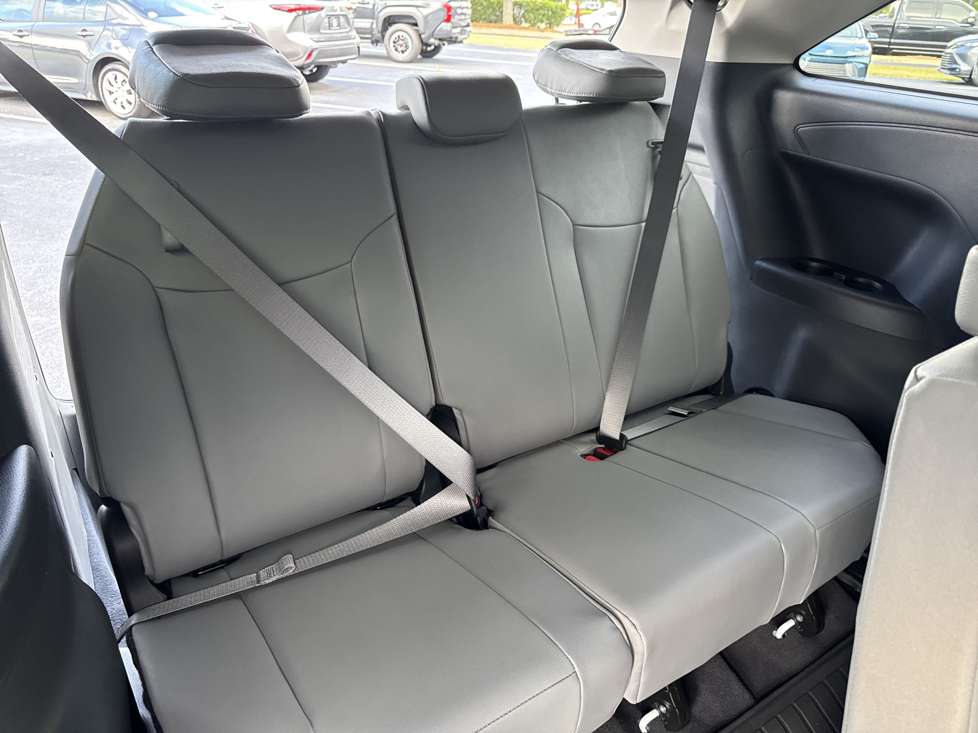 New 2025 Toyota Sienna XLE FWD image 31