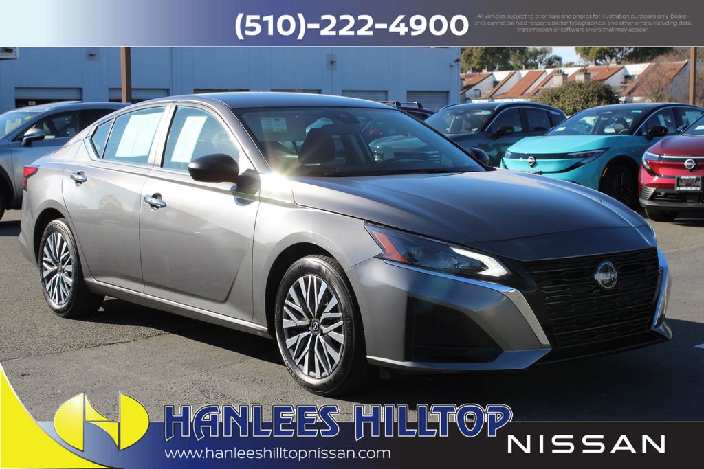 Used 2024 Nissan Altima 2.5 SV image 5