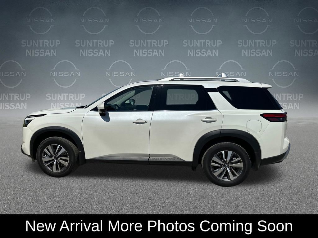 Used 2024 Nissan Pathfinder SL FWD image 3
