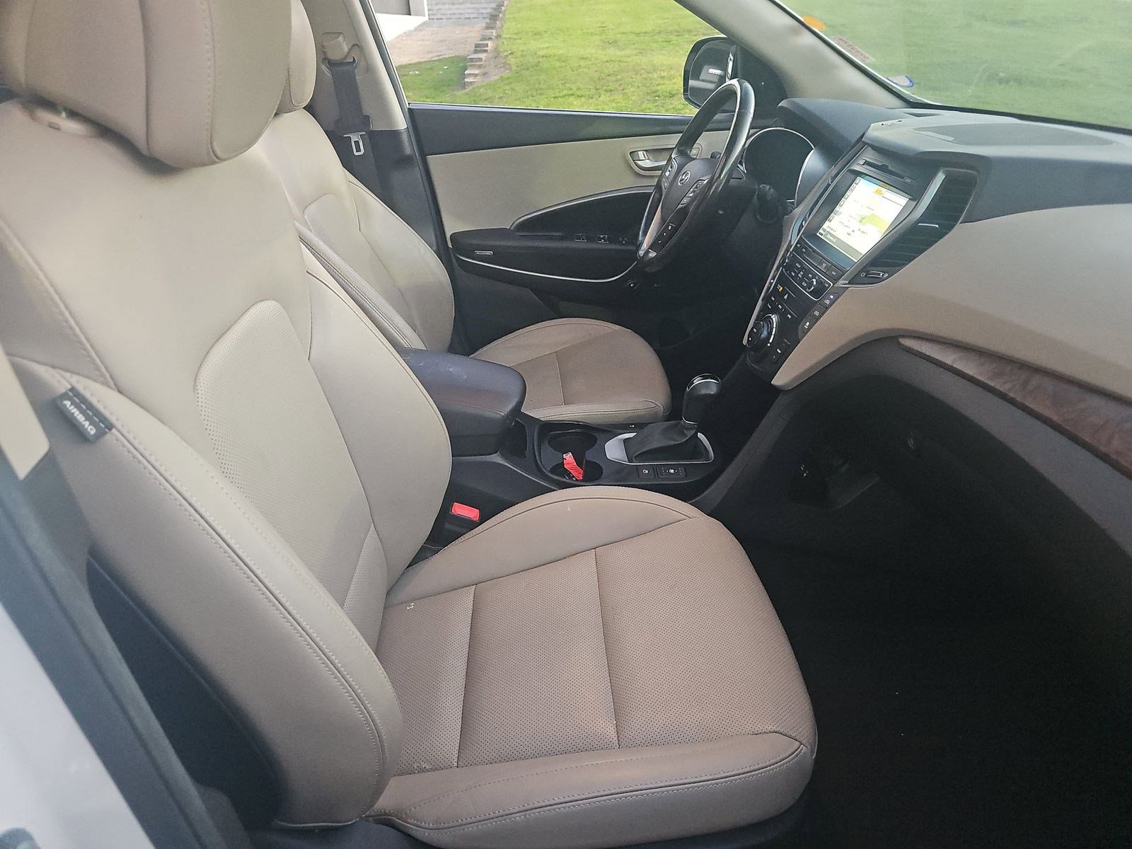 Used 2017 Hyundai Santa Fe SE image 10