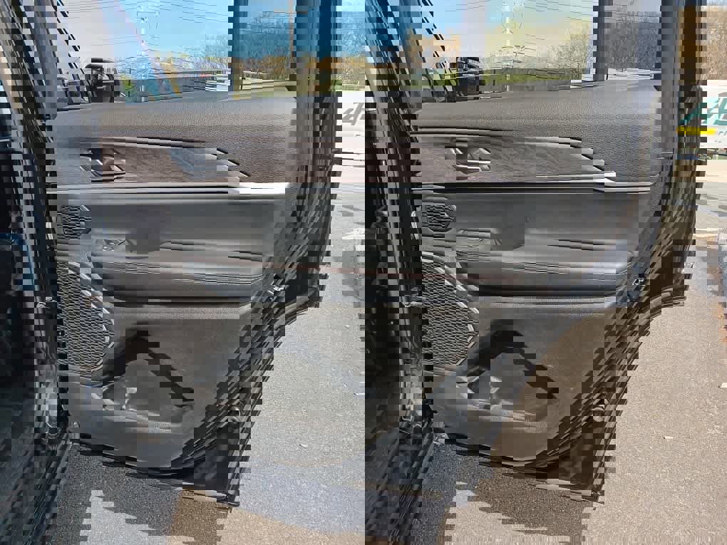 Used 2022 Jeep Grand Cherokee L Limited image 32