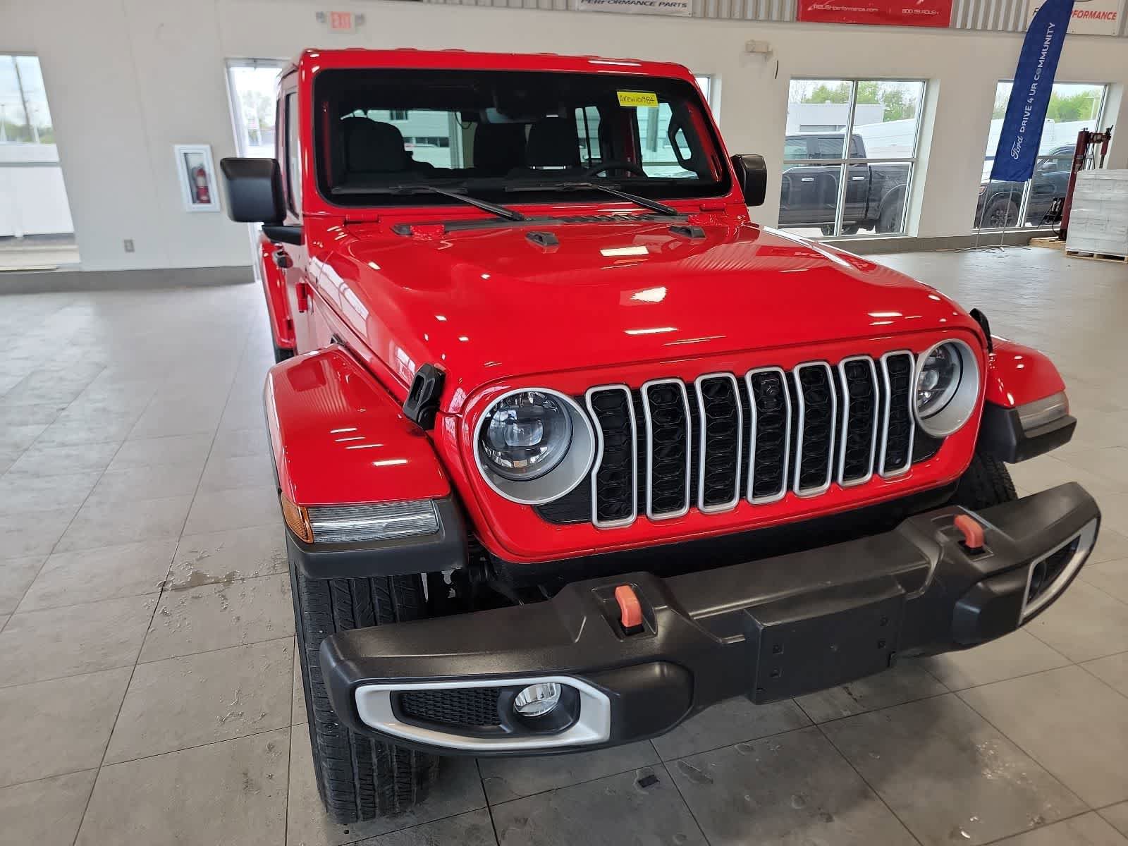 Used 2024 Jeep Wrangler Unlimited Sahara w/ Technology Group AWD/4WD image 4