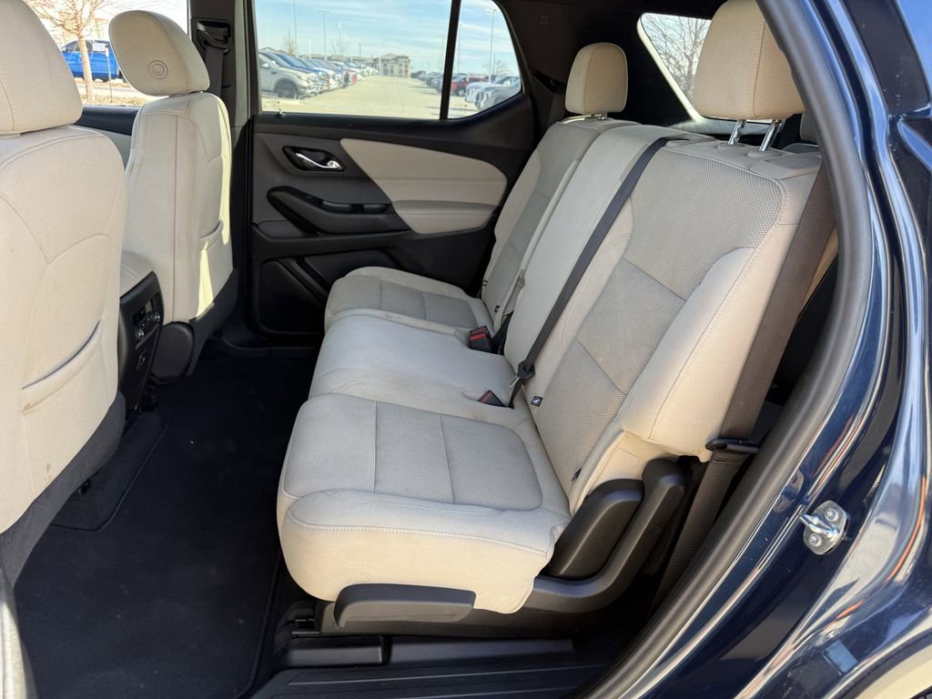 Used 2023 Chevrolet Traverse LS FWD image 26