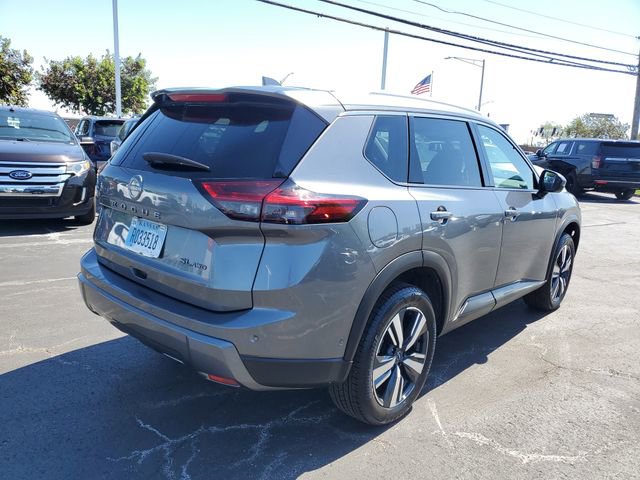 Certified 2026 Nissan Rogue SL AWD/4WD image 4