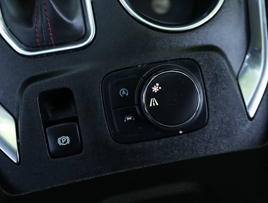 Used 2023 Chevrolet Traverse RS FWD image 19