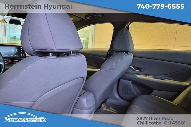 Used 2024 Hyundai Elantra SE image 23