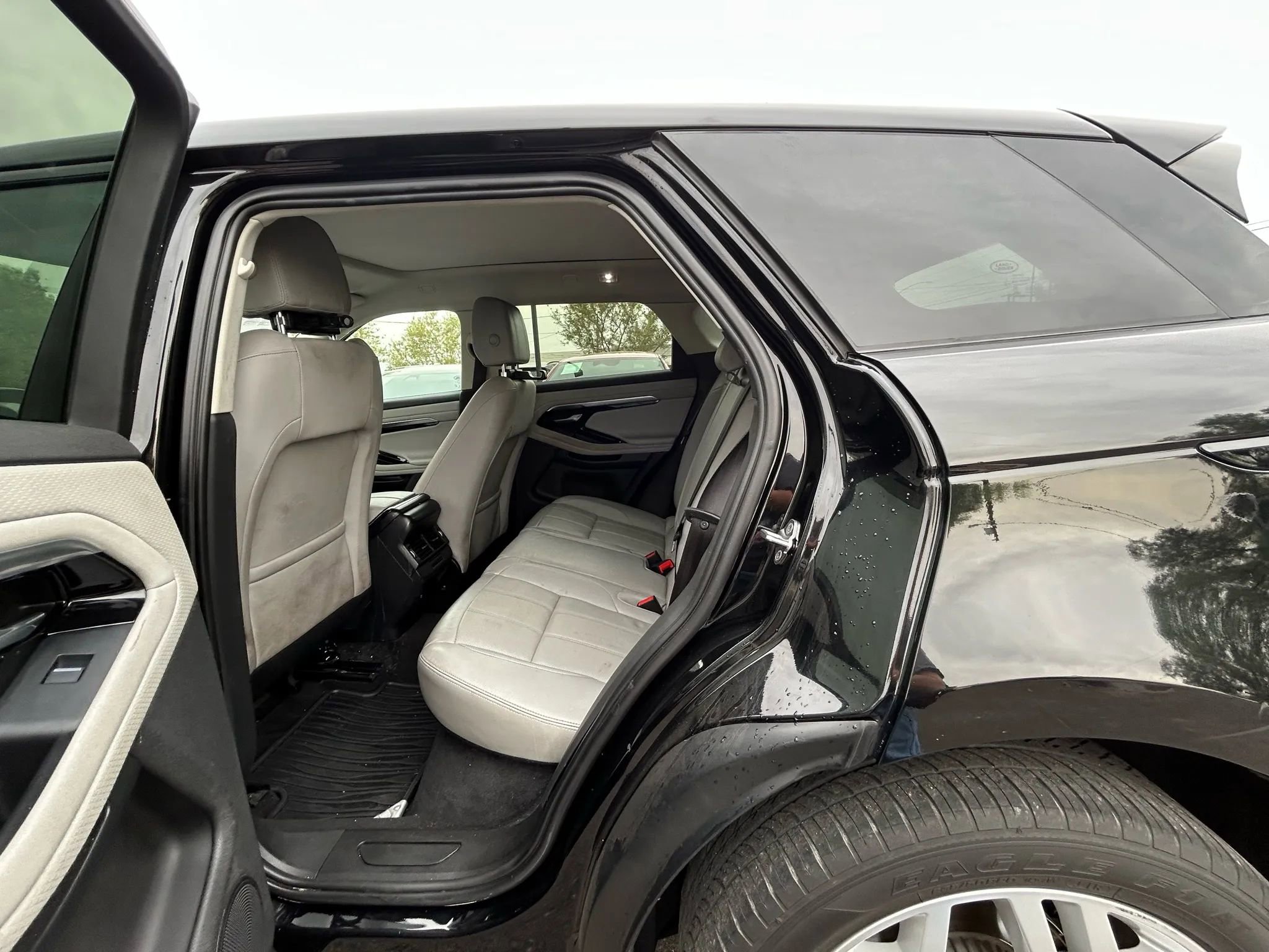 Used 2020 Land Rover Range Rover Evoque S image 11