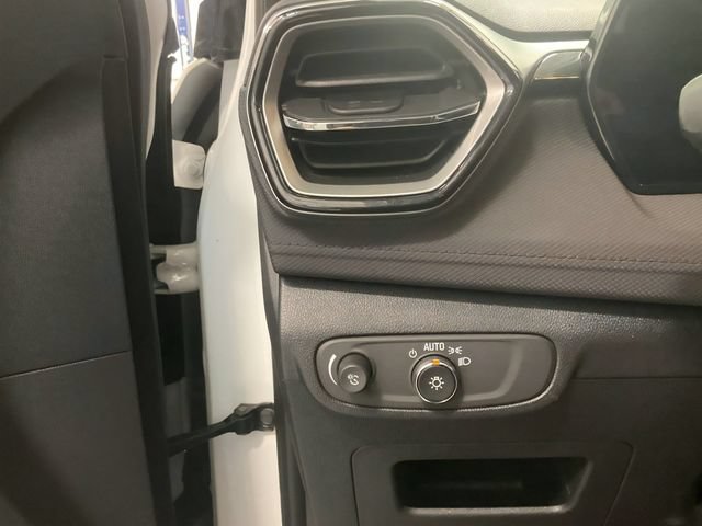 Used 2025 Chevrolet TrailBlazer LT AWD/4WD image 24