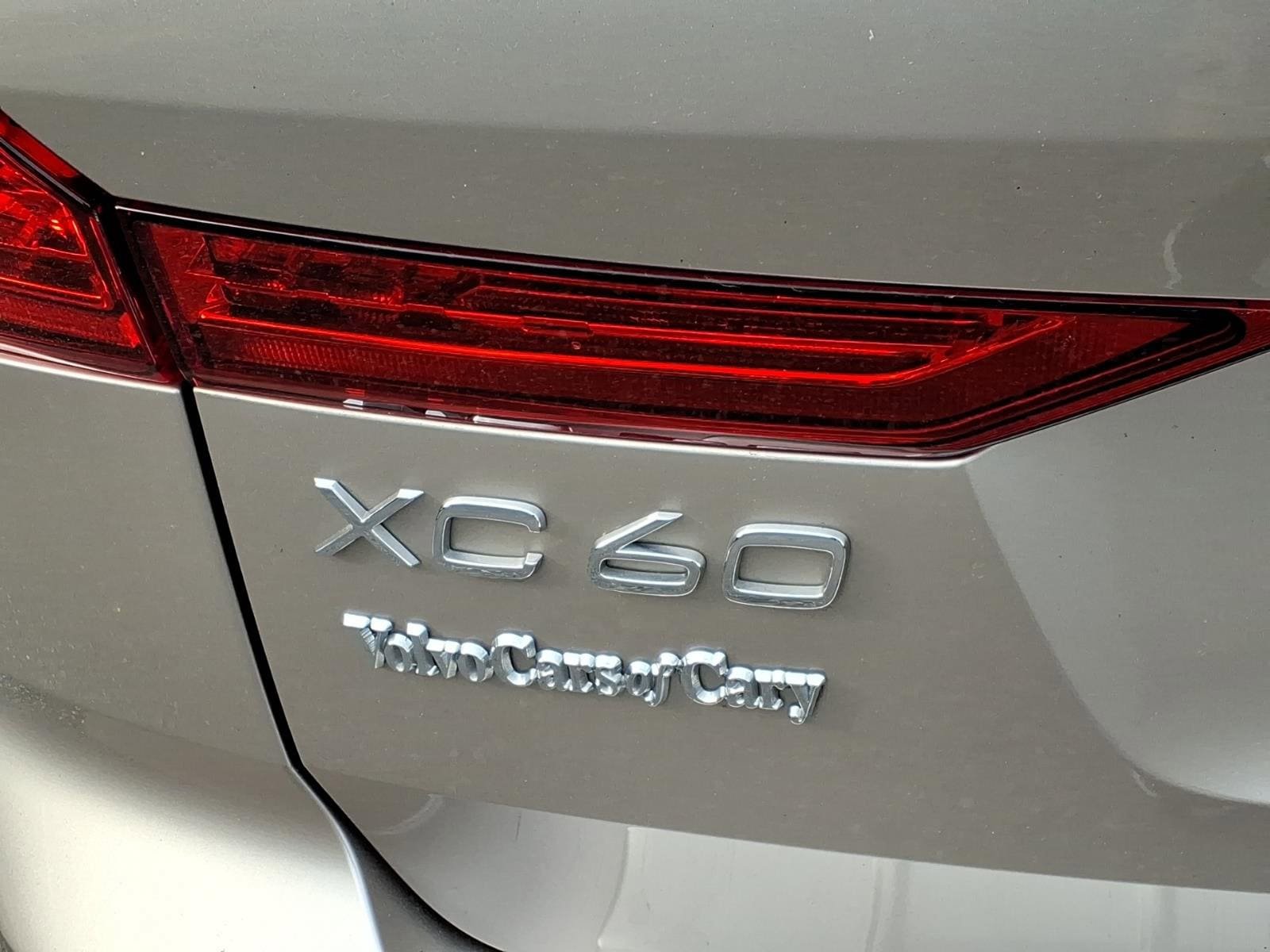 Used 2023 Volvo XC60 B5 Plus w/ Climate Package AWD/4WD image 5