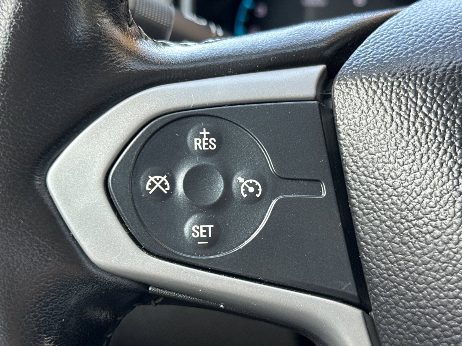 Used 2018 Chevrolet Colorado LT w/ LT Convenience Package image 24