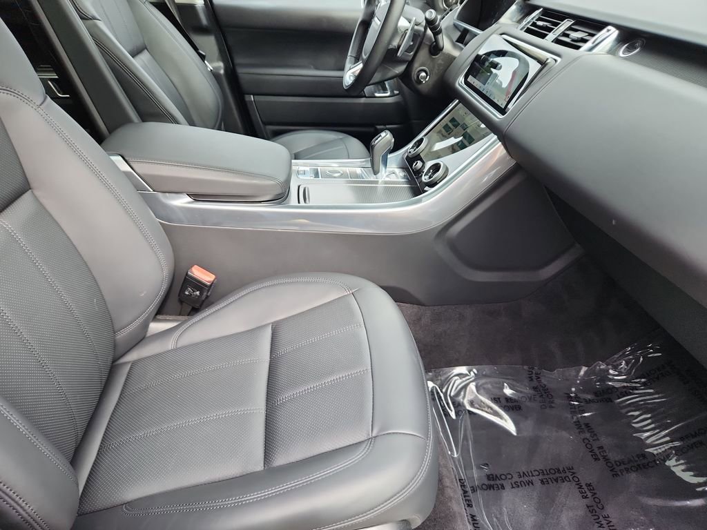 Used 2022 Land Rover Range Rover Sport HSE Dynamic image 3