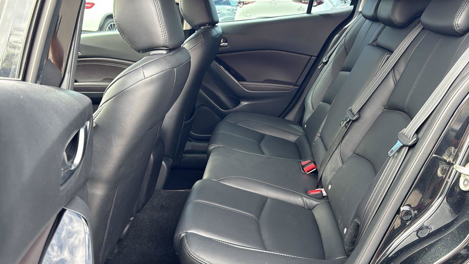 Used 2018 MAZDA MAZDA3 Touring FWD image 23