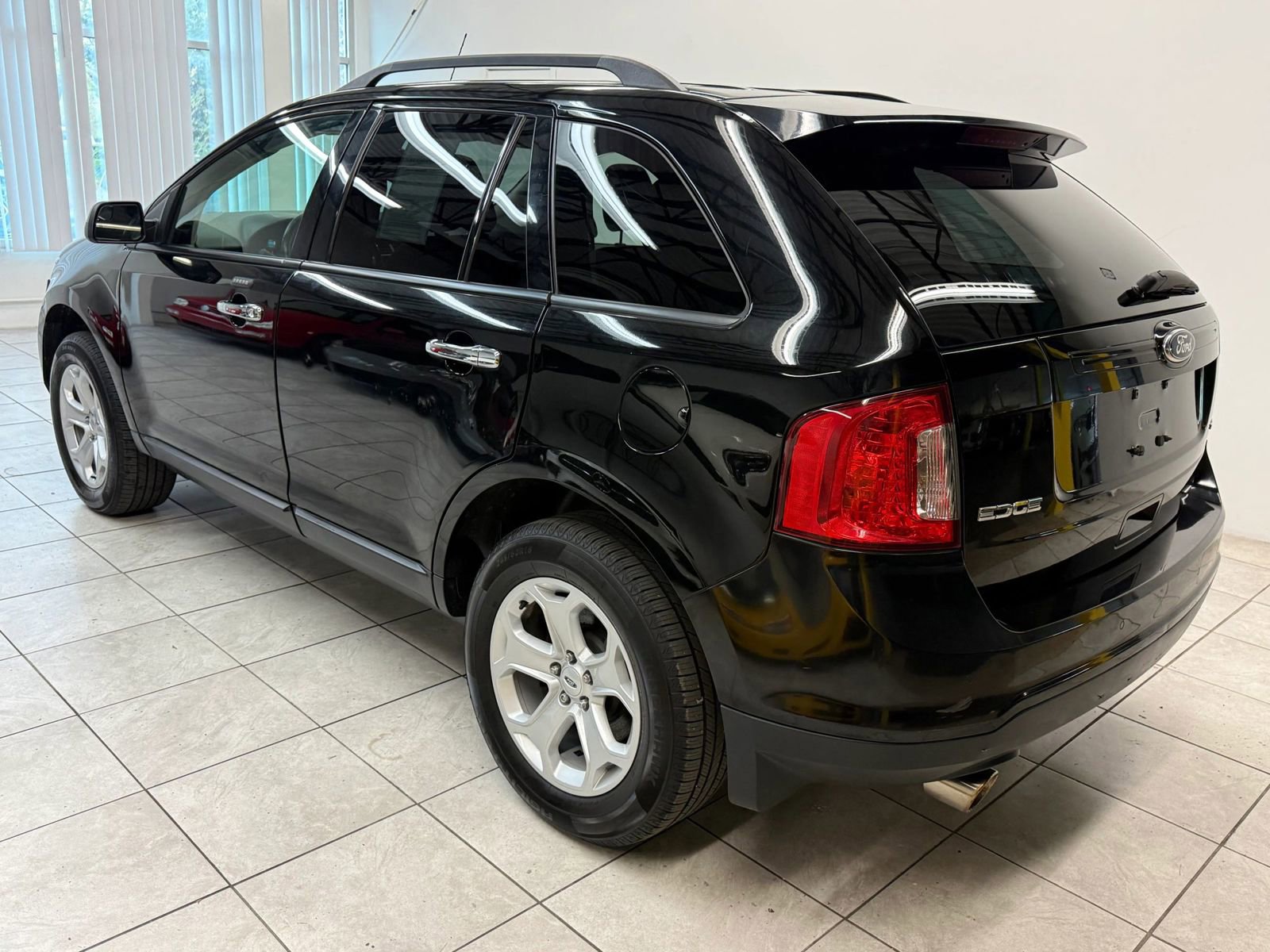 Used 2011 Ford Edge SEL w/ 201A Rapid Spec Order Code FWD image 7