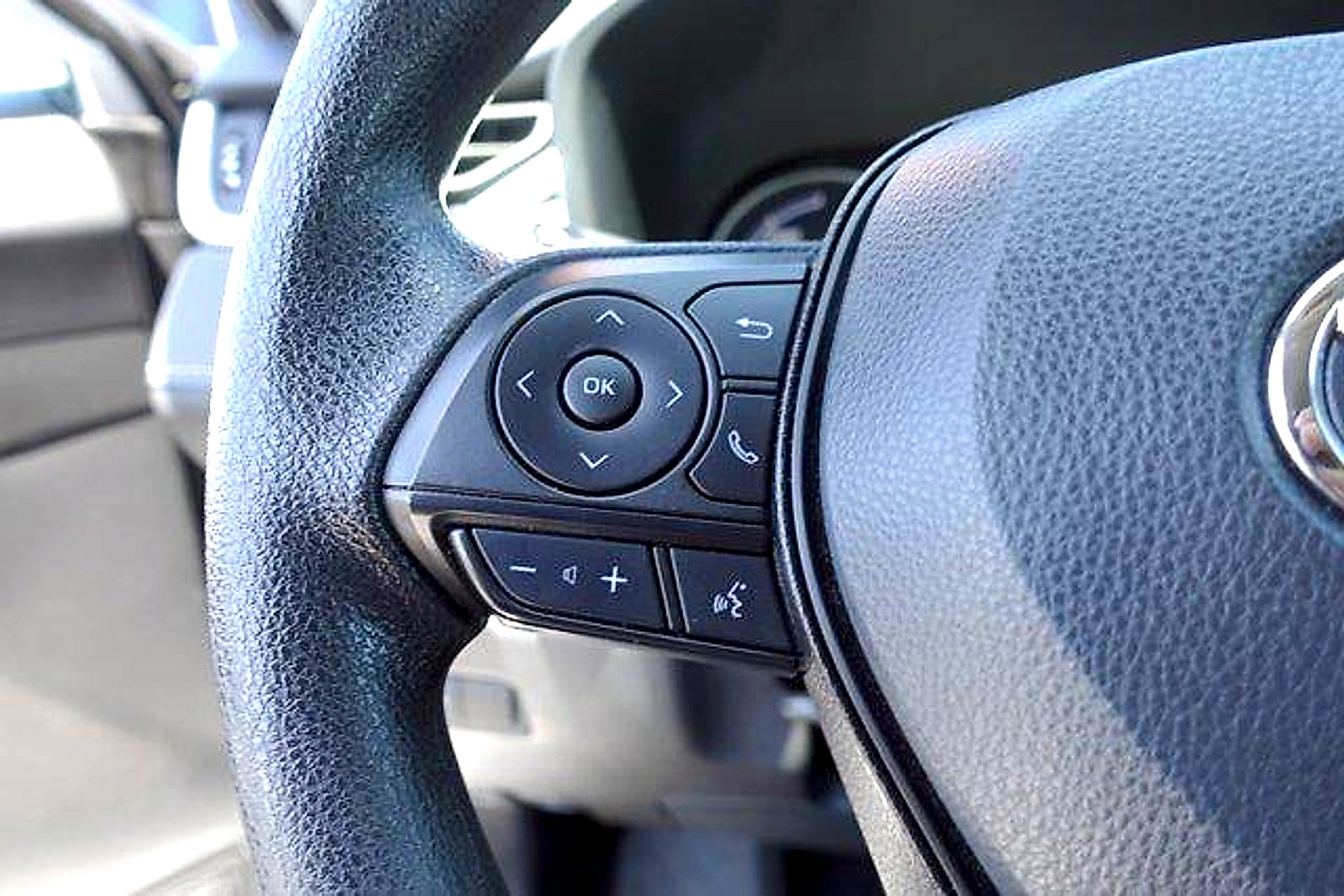 Certified 2025 Toyota RAV4 XLE AWD/4WD image 14