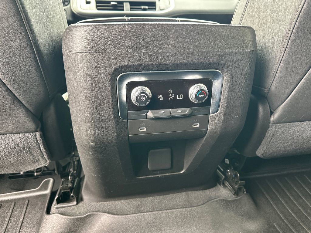 Used 2021 GMC Yukon XL SLT image 23