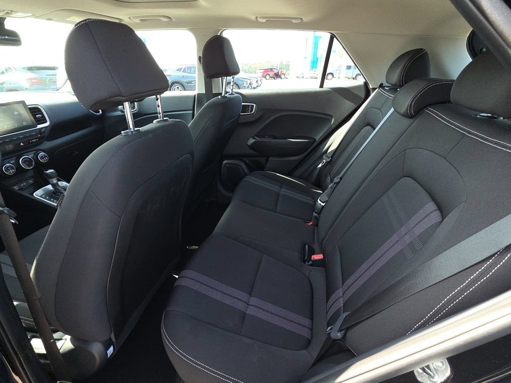 Used 2023 Hyundai Venue SEL FWD image 29