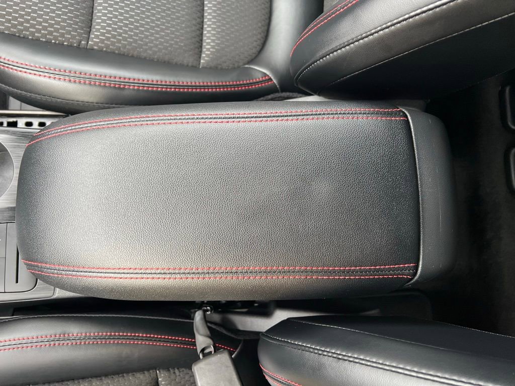 Used 2025 Ford Escape ST-Line Select image 28