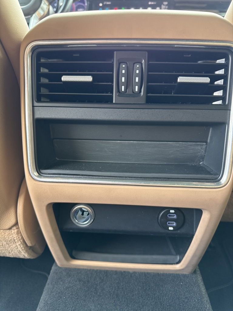 Used 2023 Porsche Cayenne image 13