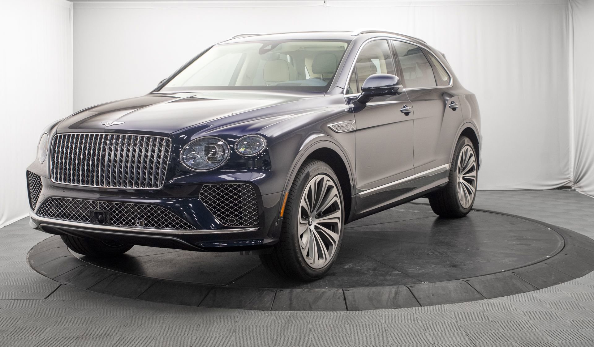 New 2025 Bentley Bentayga image 7