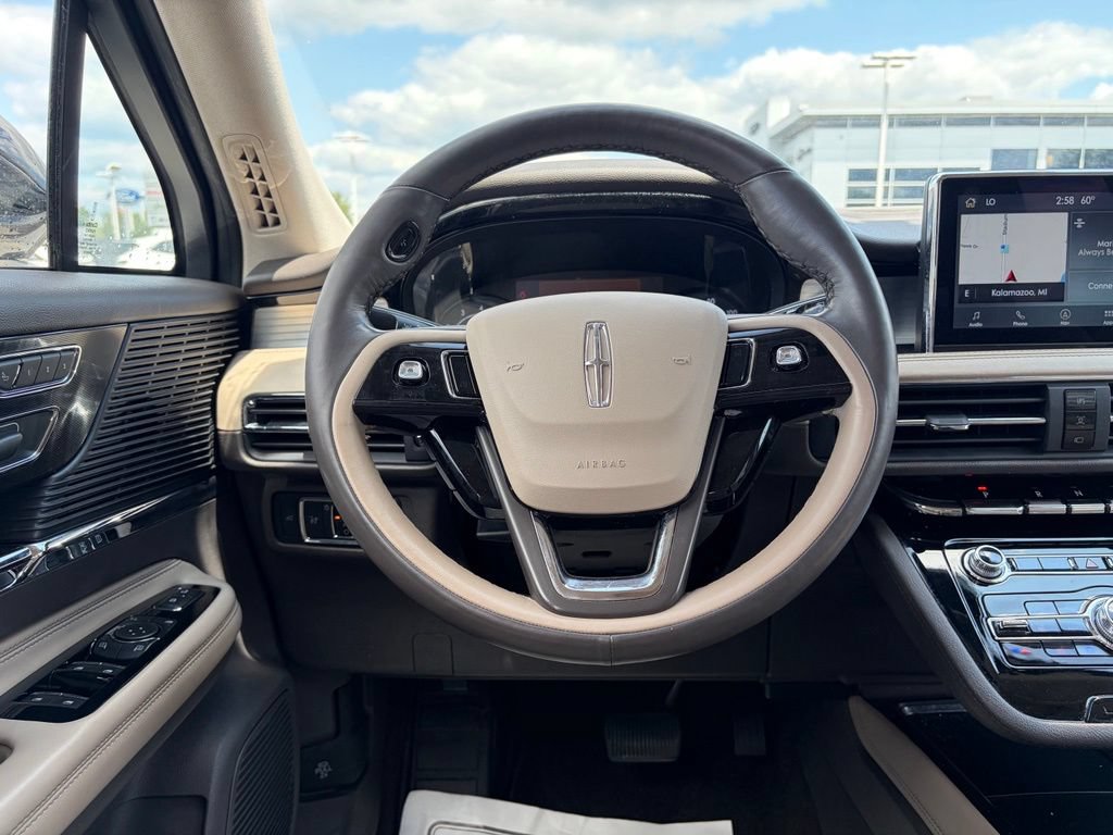 Used 2022 Lincoln Corsair AWD w/ Premium Package image 22