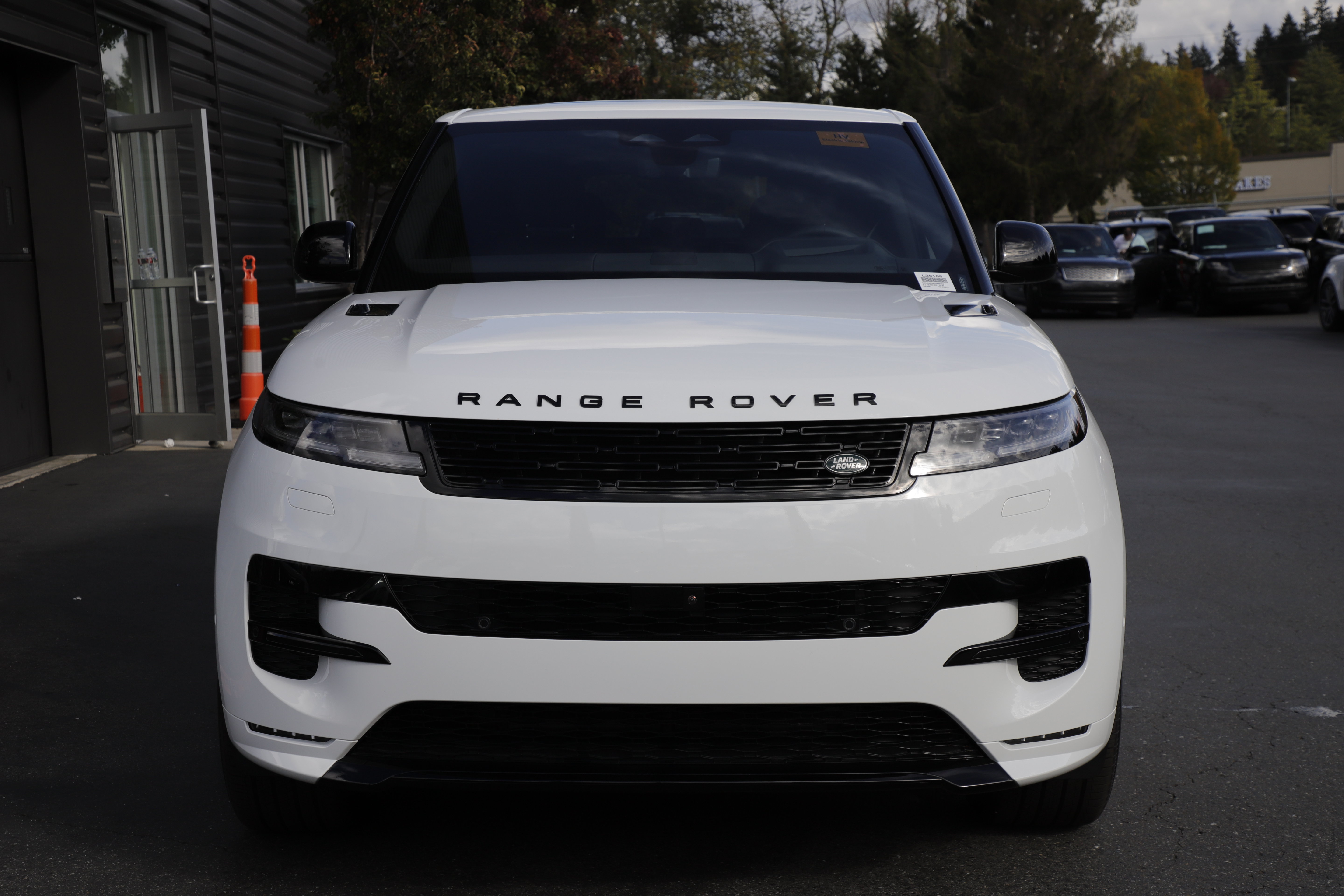 New 2026 Land Rover Range Rover Sport Dynamic SE AWD/4WD image 6