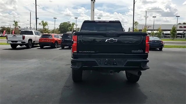 Used 2024 Chevrolet Silverado 2500 High Country w/ High Country Premium Package image 6