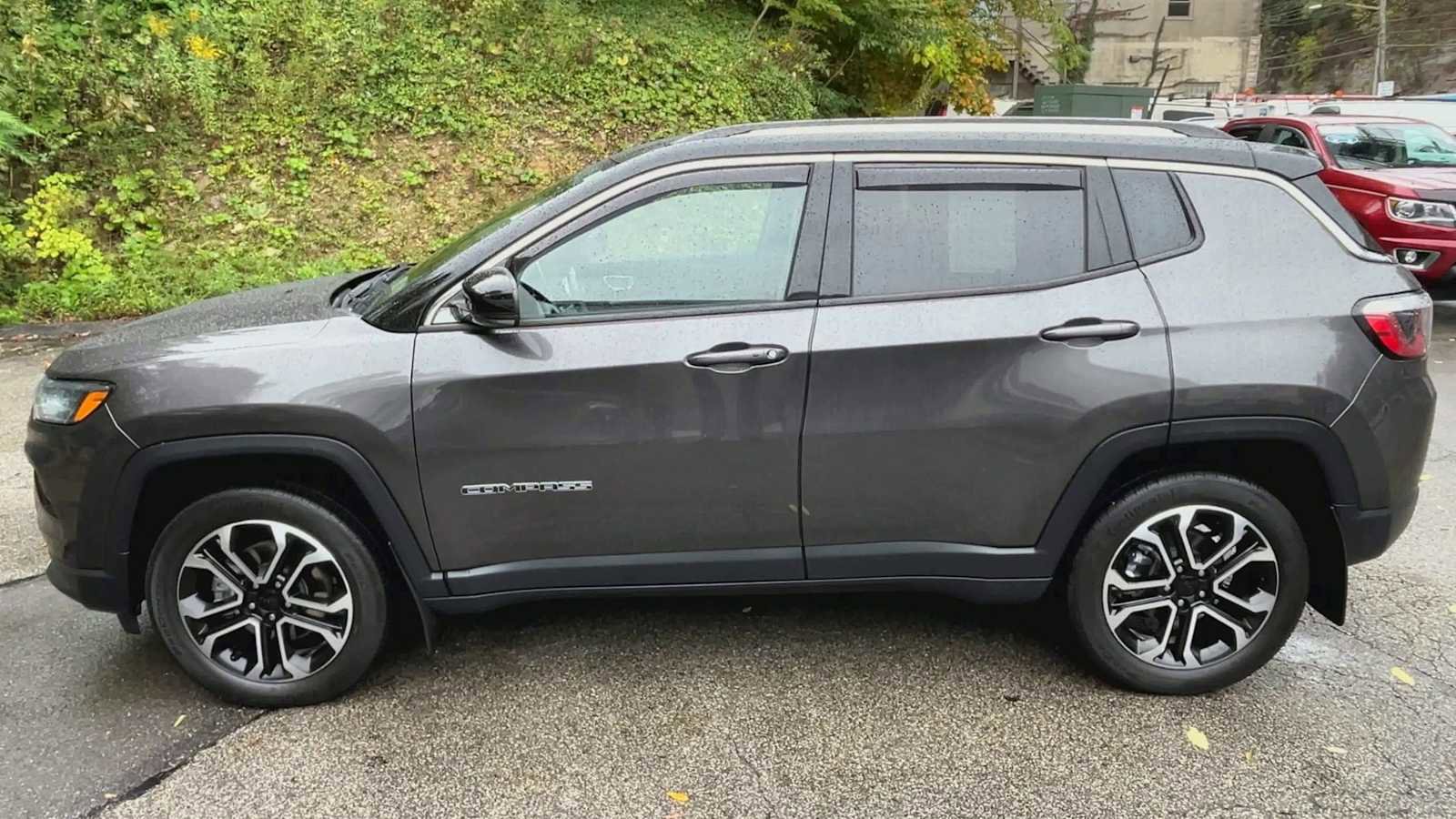 Used 2022 Jeep Compass Limited image 5