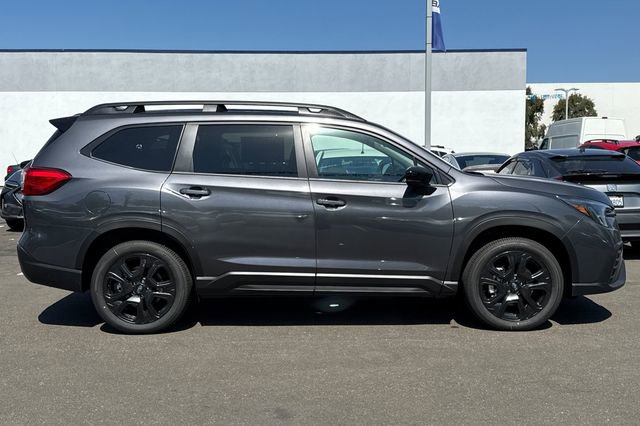 Used 2025 Subaru Ascent Bronze Edition image 3