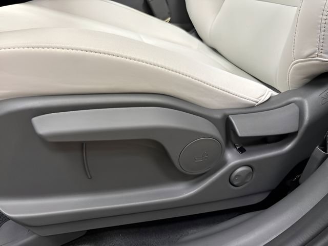 New 2026 Hyundai Santa Fe SE image 32