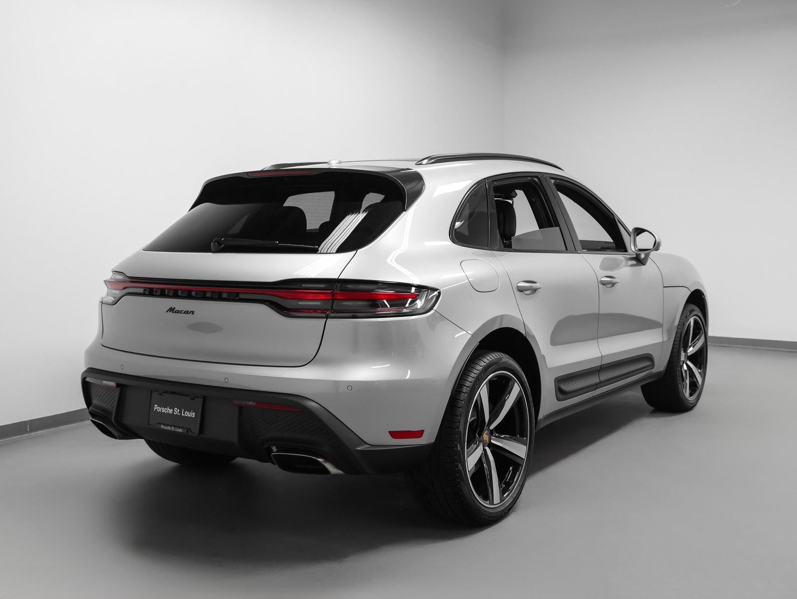 New 2026 Porsche Macan AWD/4WD image 12