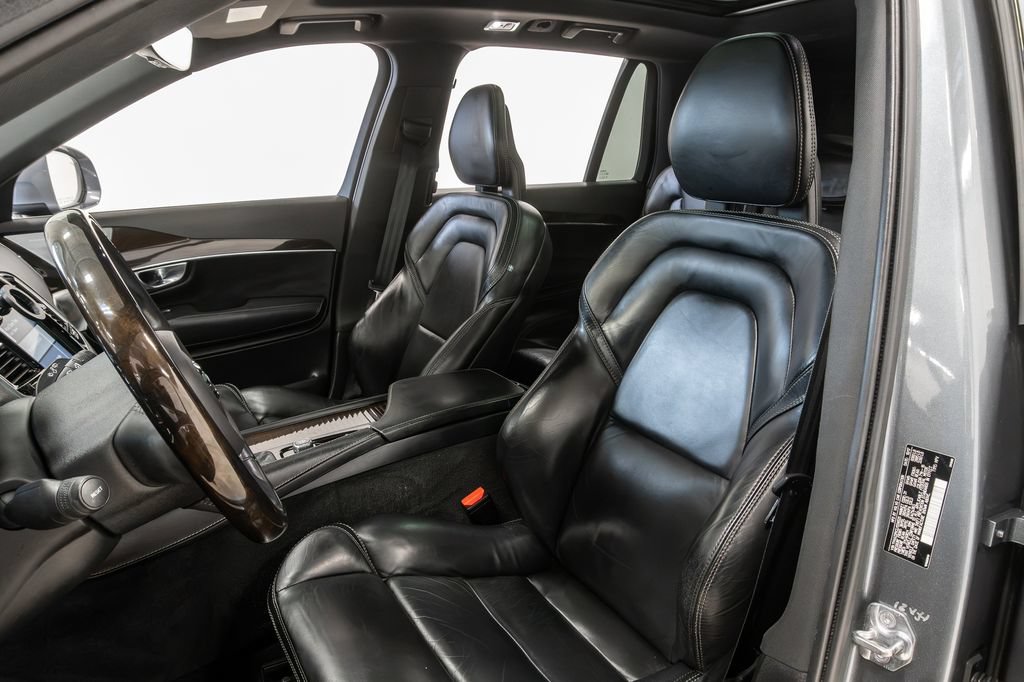 Used 2018 Volvo XC90 T6 Momentum w/ Convenience Package AWD/4WD image 10
