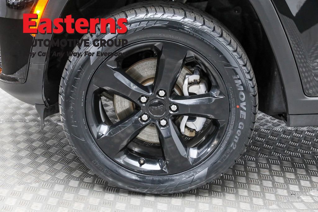 Used 2023 Jeep Grand Cherokee L Laredo image 35