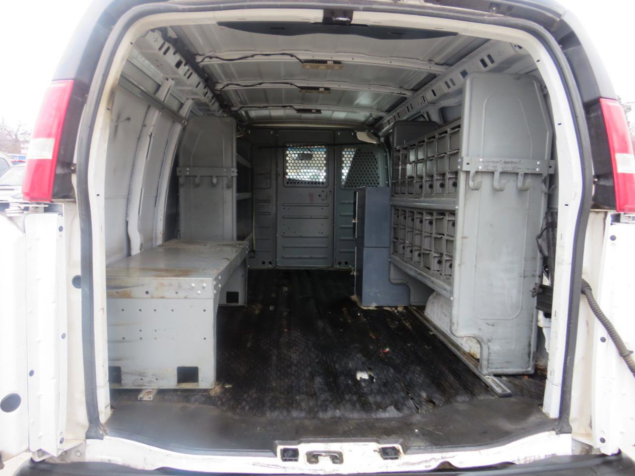 Used 2018 GMC Savana 2500 G2500 Cargo w/ Driver Convenience Package image 25