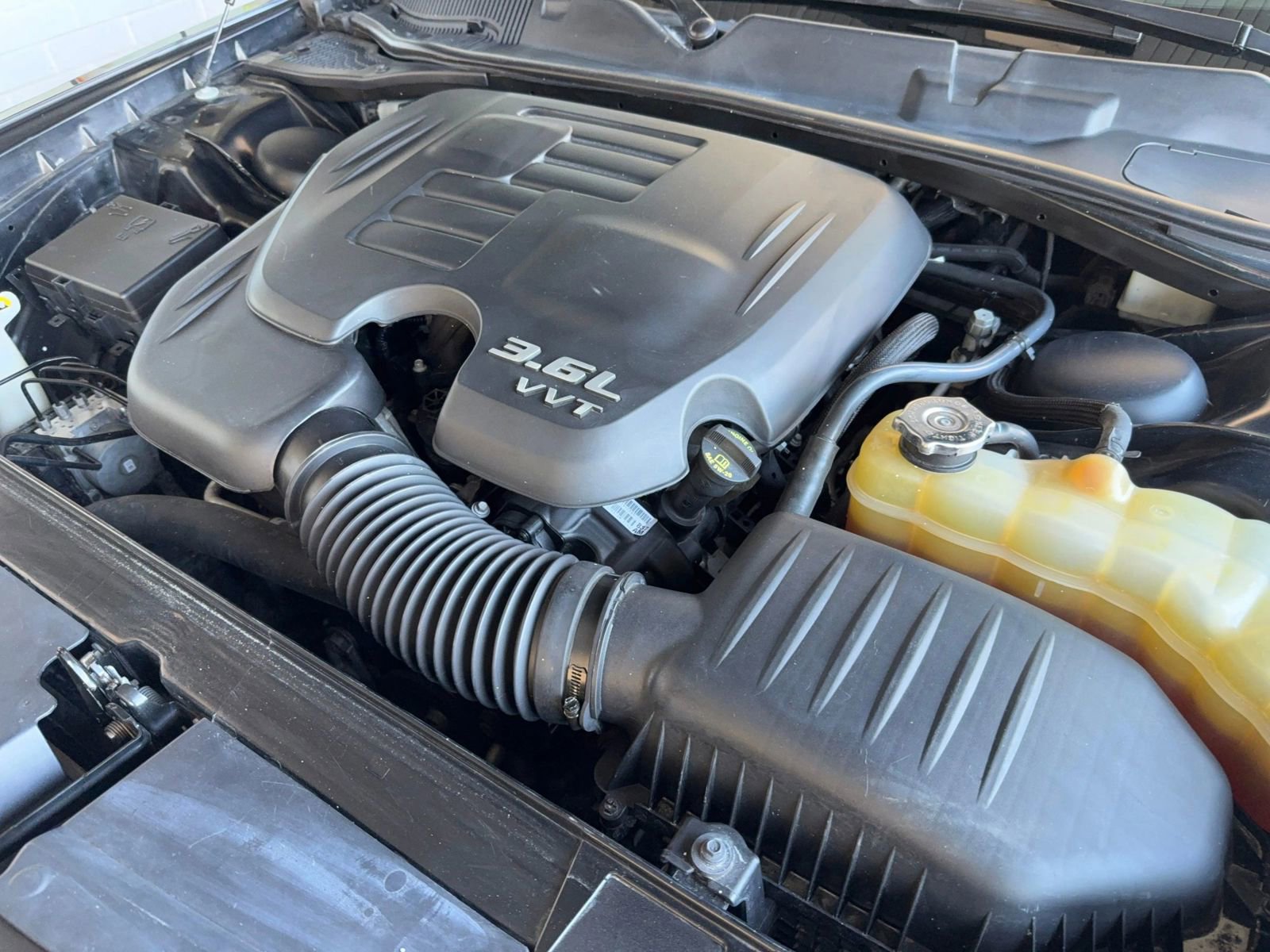 Used 2019 Dodge Challenger SXT image 13