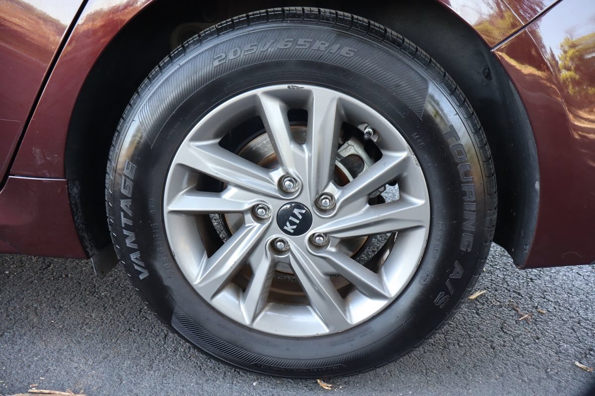 Used 2020 Kia Optima LX FWD image 39