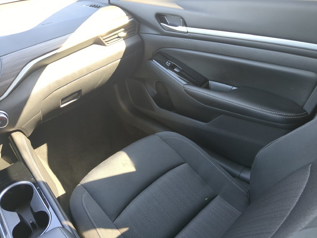 Used 2023 Nissan Altima 2.5 SV FWD image 16