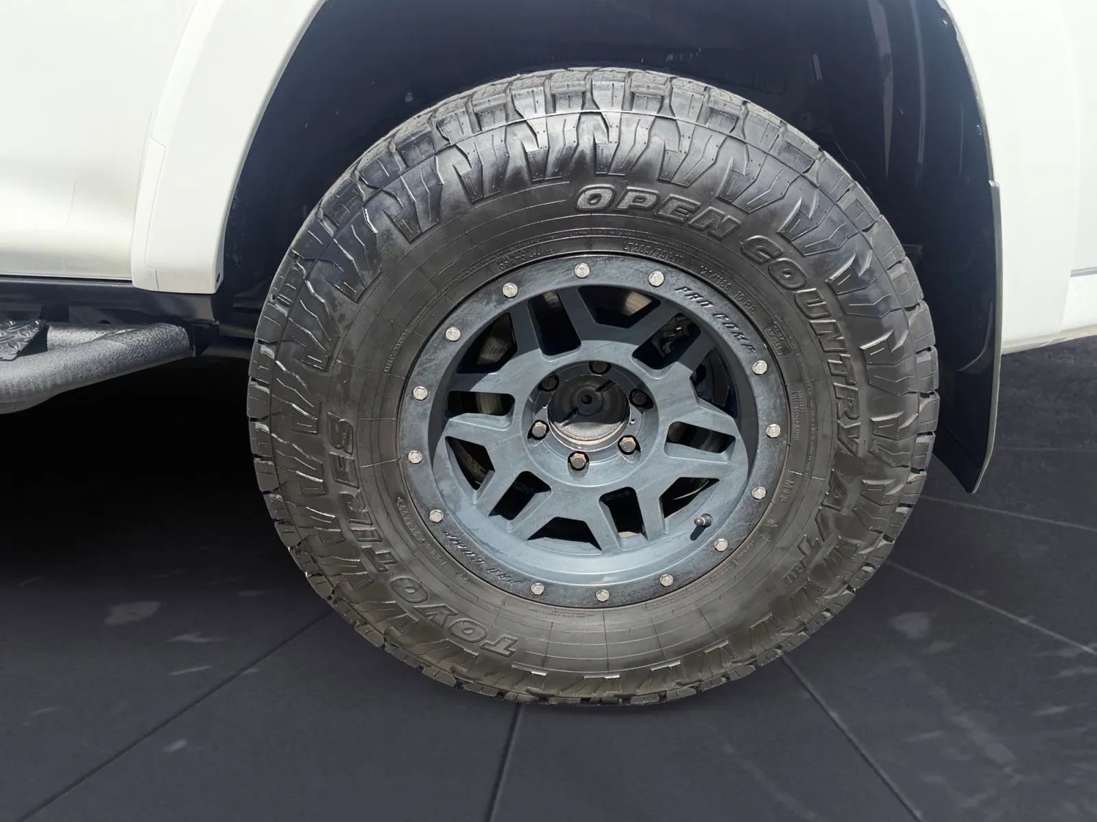 Used 2020 Toyota 4Runner TRD Off-Road Premium w/ Moonroof Package AWD/4WD image 34